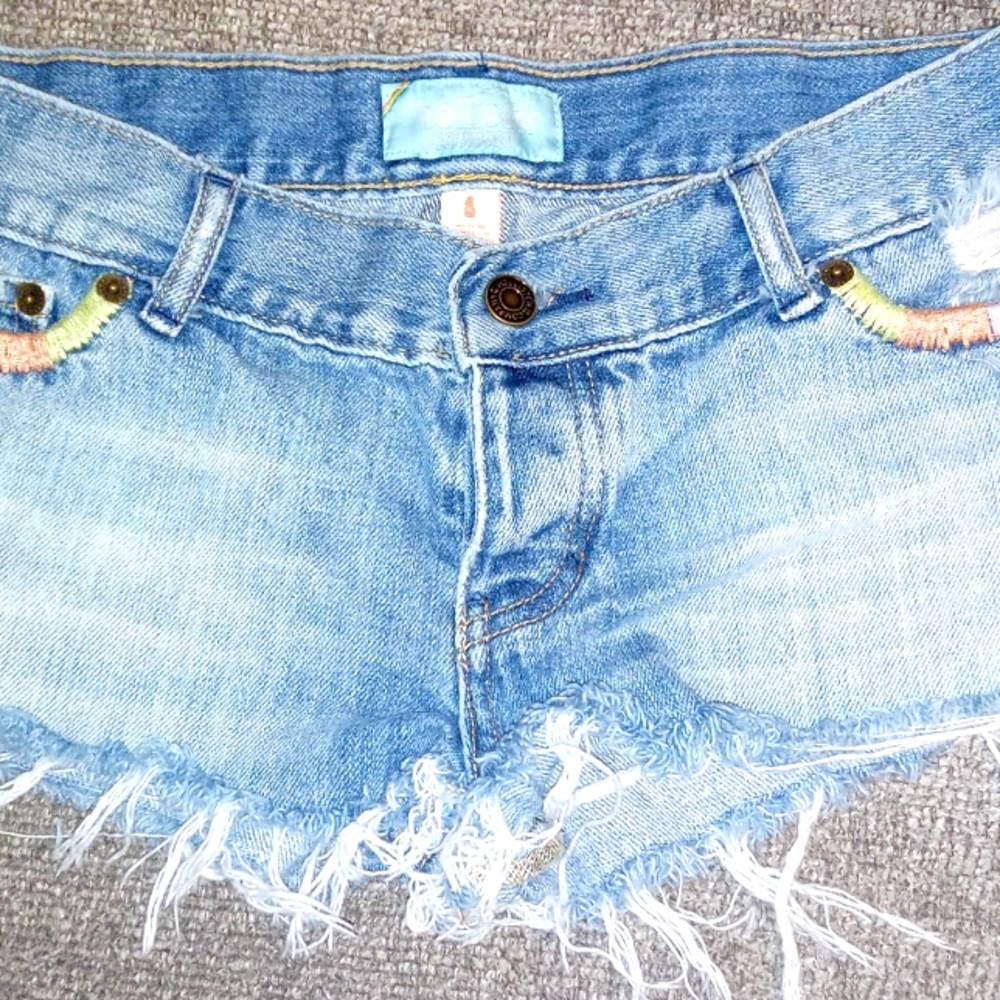 VERY Cute Hollister SHORTY shorts